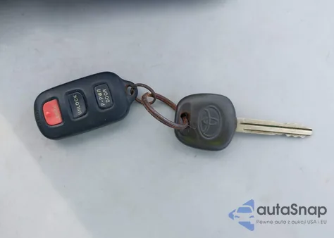 2001 Toyota Sienna Xle from USA, damaged, VIN 4T3ZF13C61U361232